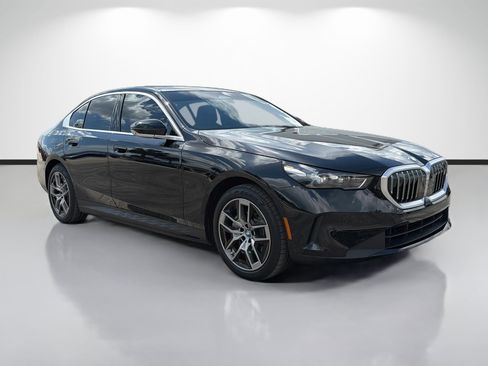 Used 2024 BMW i5 eDrive40i w/ Premium Package RWD image 1