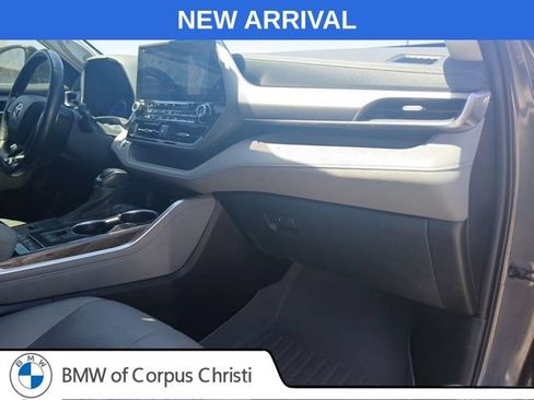 Used 2020 Toyota Highlander Platinum AWD/4WD image 17