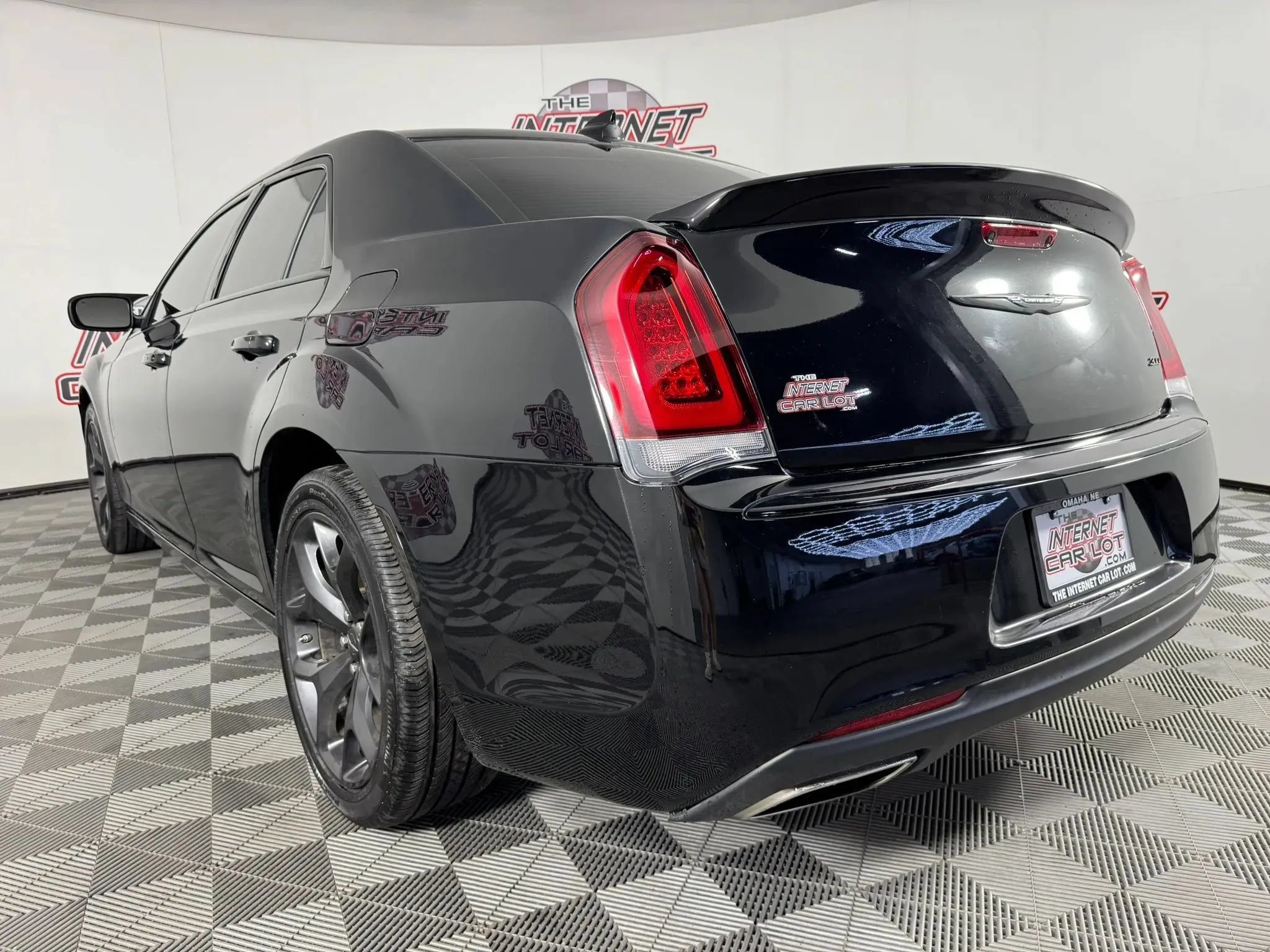 Used 2023 Chrysler 300 Touring w/ Sport Appearance Package RWD image 25