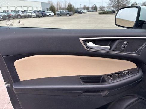 Used 2022 Ford Edge SEL image 14