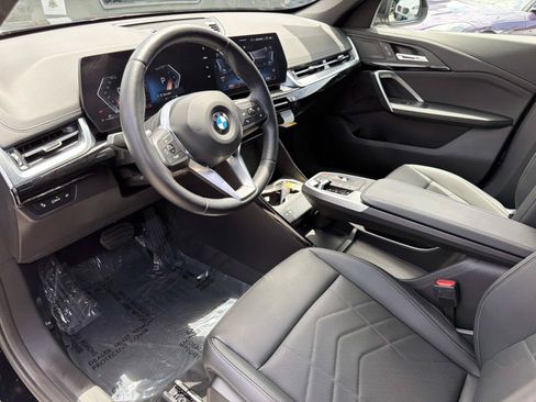 Used 2025 BMW X1 xDrive28i AWD/4WD image 14