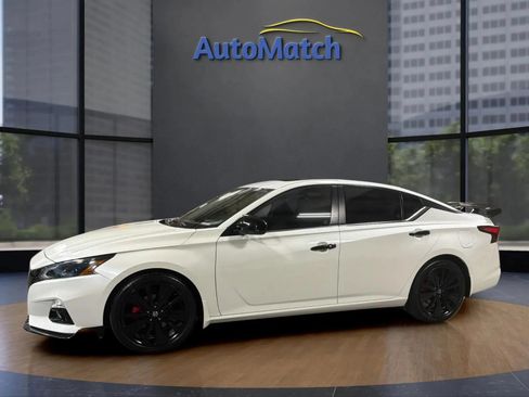 Used 2022 Nissan Altima 2.5 SR w/ Midnight Edition Package FWD image 6