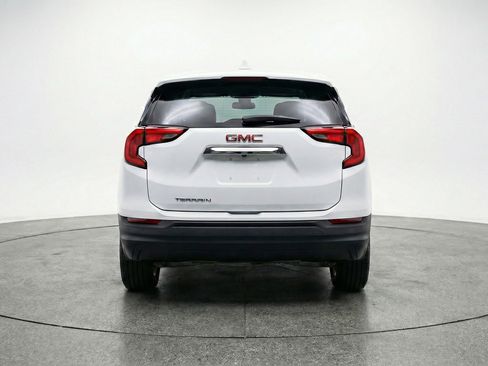 Used 2024 GMC Terrain SLT image 7