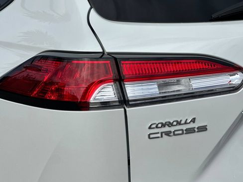 Certified 2025 Toyota Corolla Cross LE FWD image 28