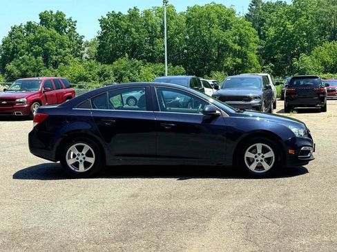 Used 2015 Chevrolet Cruze LT FWD image 4