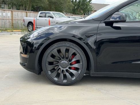 Used 2023 Tesla Model Y Long Range AWD/4WD image 9