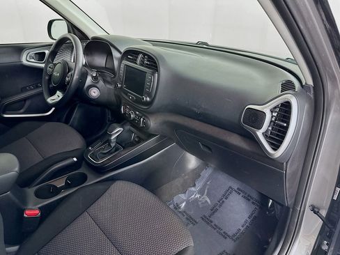 Used 2025 Kia Soul LX w/ LX Technology Package image 33