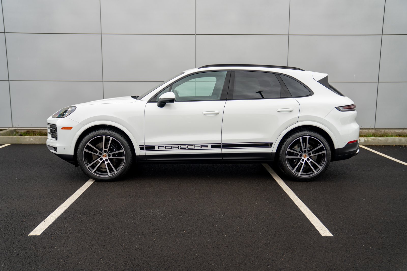Certified 2026 Porsche Cayenne AWD/4WD image 2