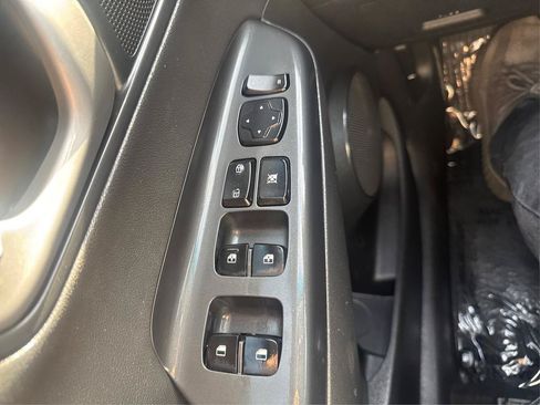 Used 2018 Hyundai Kona Limited FWD image 22