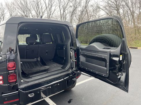 Certified 2023 Land Rover Defender 110 X-Dynamic SE AWD/4WD image 26