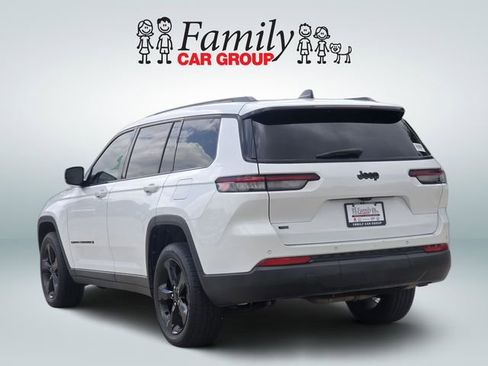 Used 2023 Jeep Grand Cherokee L Laredo image 3