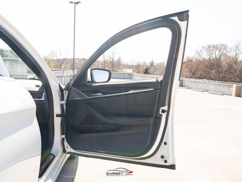 Used 2018 BMW 530i xDrive w/ Premium Package image 43