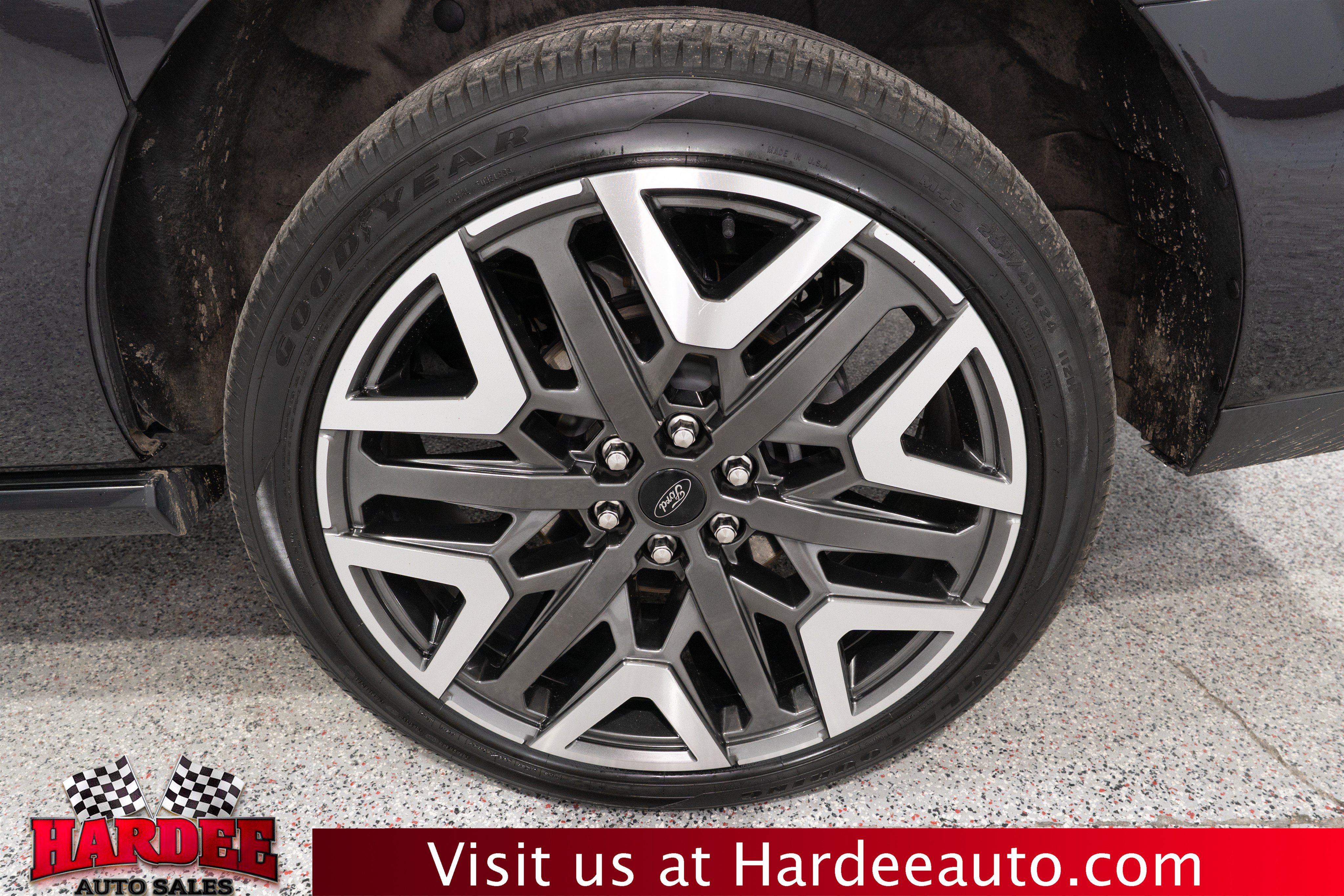 Used 2025 Ford Expedition Max Platinum w/ Platinum Ultimate Package AWD/4WD image 10