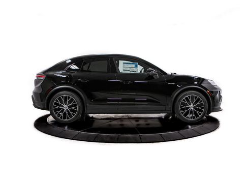 New 2026 Porsche Macan Electric RWD image 8