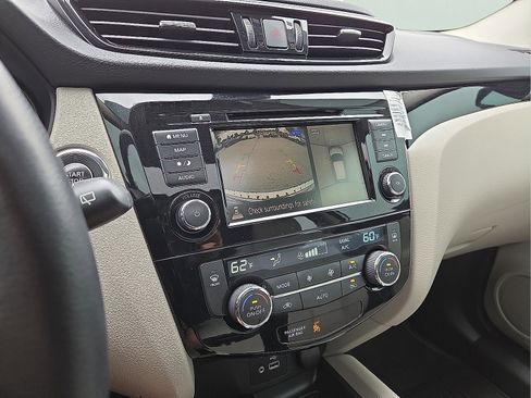 Used 2022 Nissan Rogue Sport SL w/ Premium Package image 17