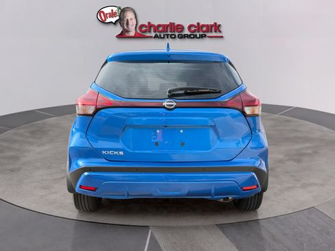 Certified 2025 Nissan Kicks Play S FWD image 4