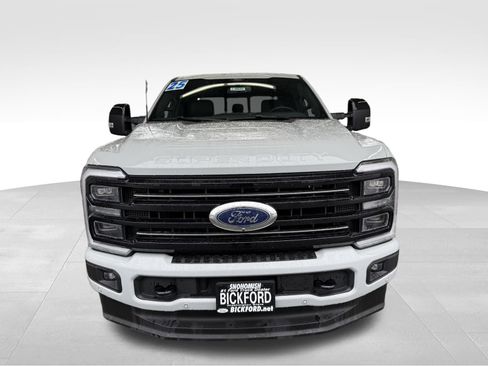 Used 2025 Ford F350 Platinum w/ FX4 Off-Road Package image 2