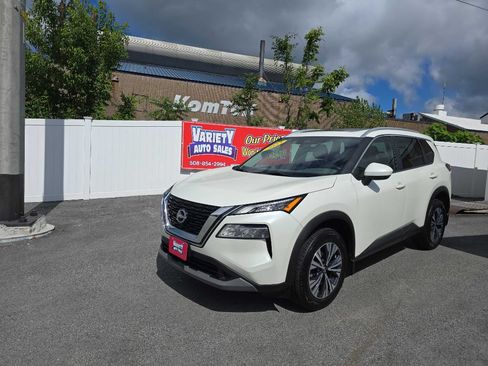 Used 2023 Nissan Rogue SV w/ SV Premium B Package AWD/4WD image 13