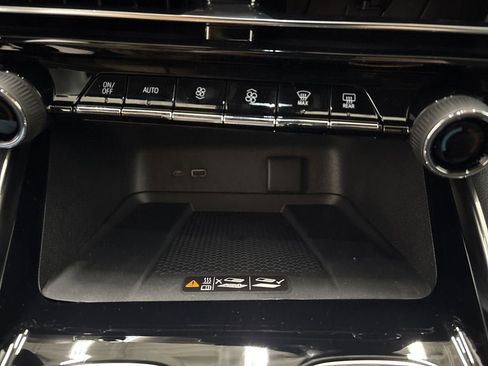 New 2026 Chevrolet Traverse High Country w/ LPO, Floor Liner Package image 22