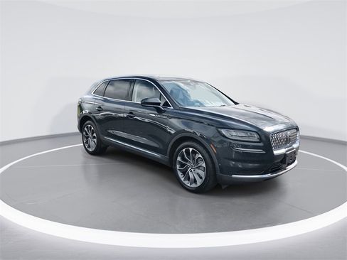 Used 2022 Lincoln Nautilus Reserve w/ Equipment Group 201A image 2