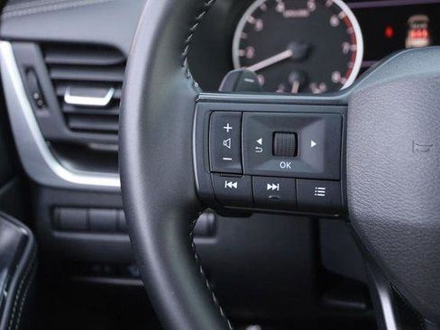 Used 2025 Nissan Rogue SV image 12