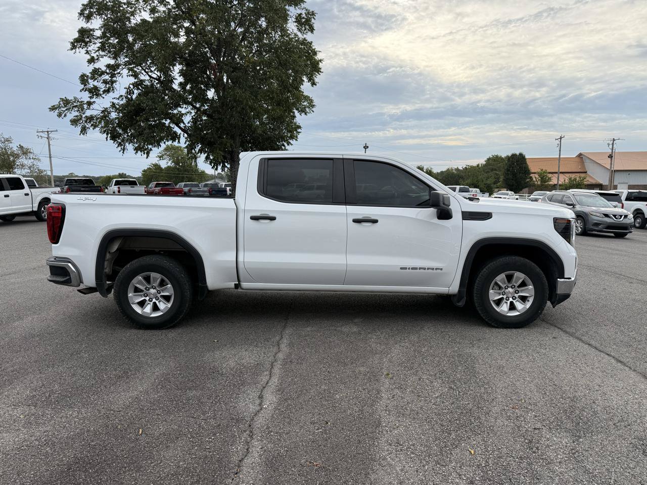 Used 2024 GMC Sierra 1500 Pro w/ Pro Value Package AWD/4WD image 3