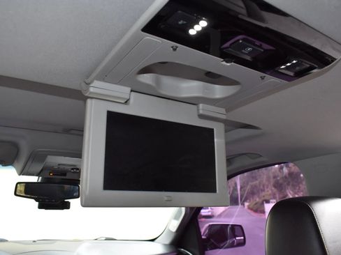 Used 2015 Chevrolet Tahoe LTZ RWD image 12