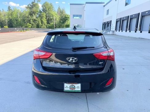 Used 2016 Hyundai Elantra GT w/ Option Group 02 FWD image 4