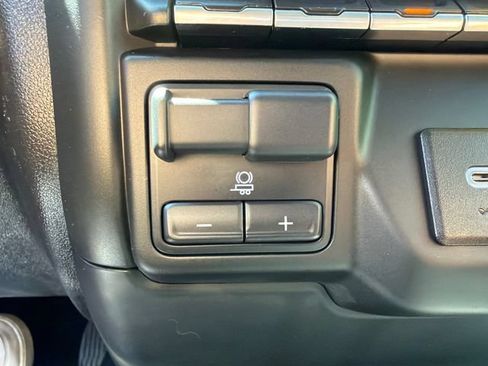 Used 2023 Chevrolet Silverado 1500 Custom AWD/4WD image 33