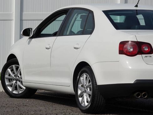 Used 2010 Volkswagen Jetta Limited Edition FWD image 21