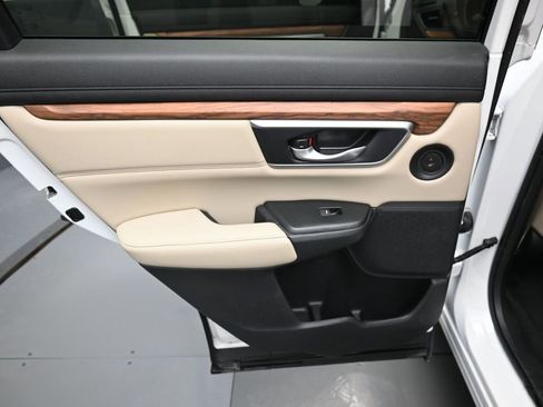 Used 2020 Honda CR-V Touring image 32