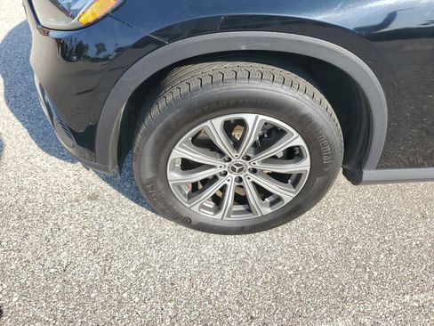 Used 2024 Mercedes-Benz GLC 300 w/ Winter Package image 9