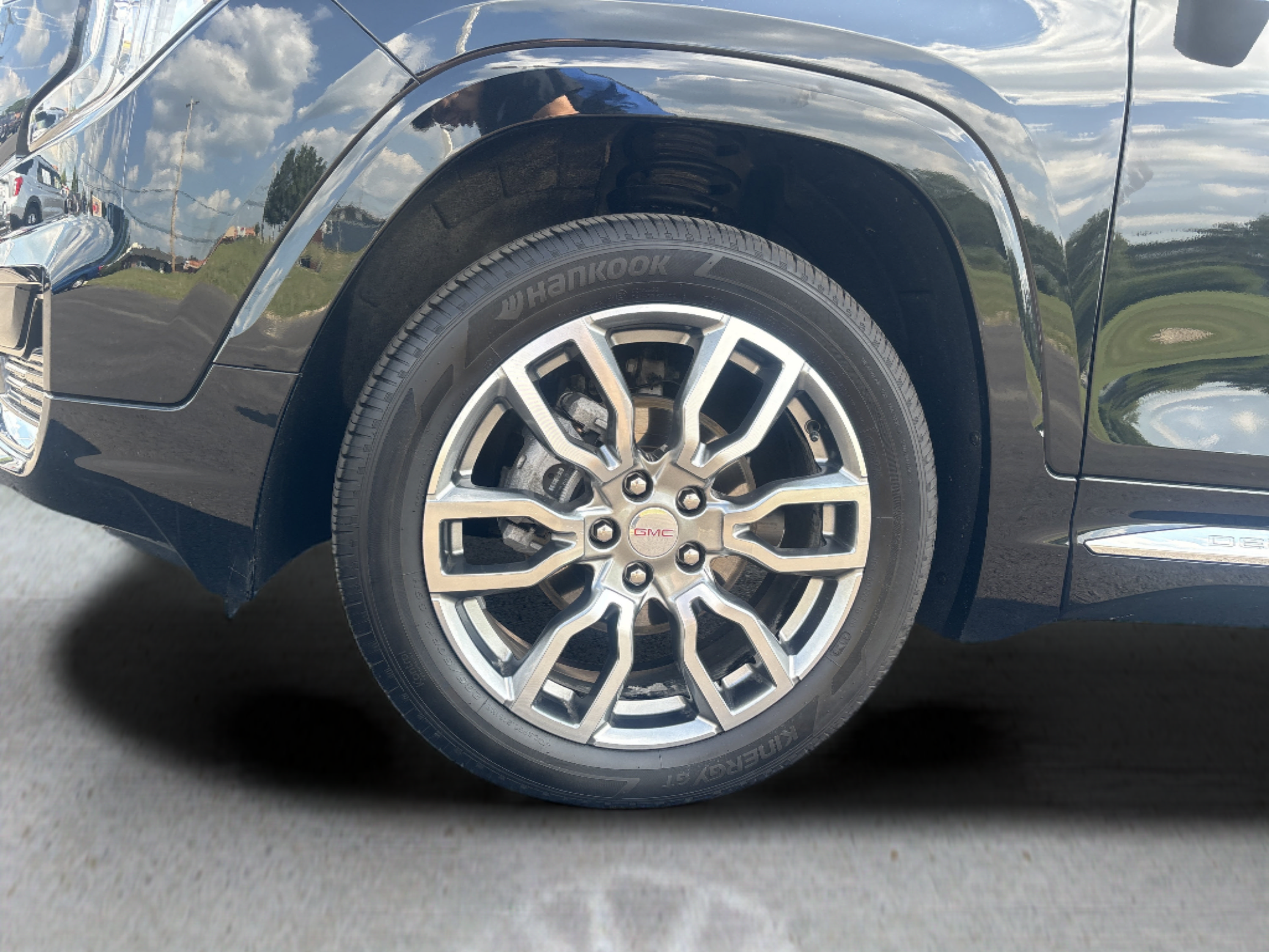 Used 2024 GMC Terrain Denali w/ LPO, Floor Liner Package AWD/4WD image 31