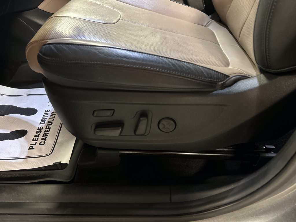Used 2020 Hyundai Santa Fe Limited w/ Cargo Package FWD image 11