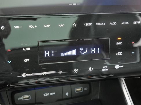 Certified 2024 Hyundai Tucson Limited image 24