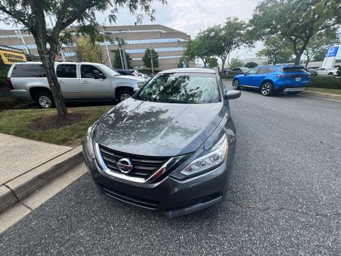 Used 2017 Nissan Altima 2.5 SV FWD image 5