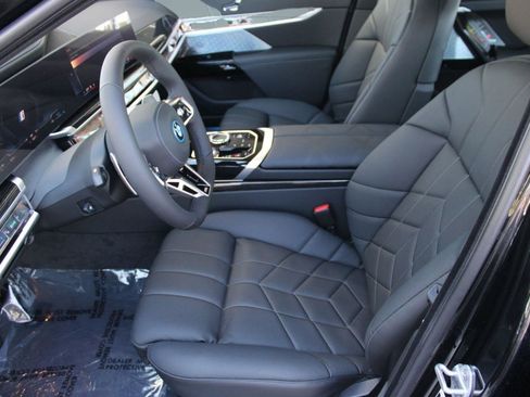 New 2026 BMW 750e xDrive w/ Executive Package AWD/4WD image 5