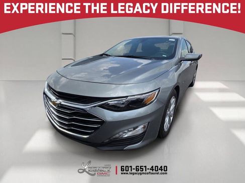 Used 2025 Chevrolet Malibu LT FWD image 1