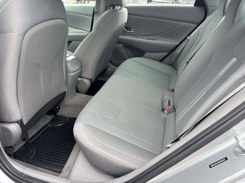 Used 2022 Hyundai Elantra SEL image 10