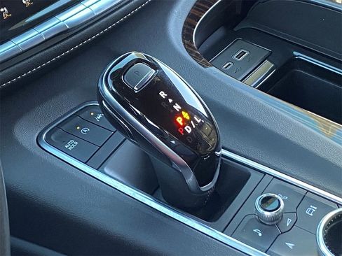 Certified 2021 Cadillac Escalade Premium Luxury w/ Driver Assist Tech Package image 30