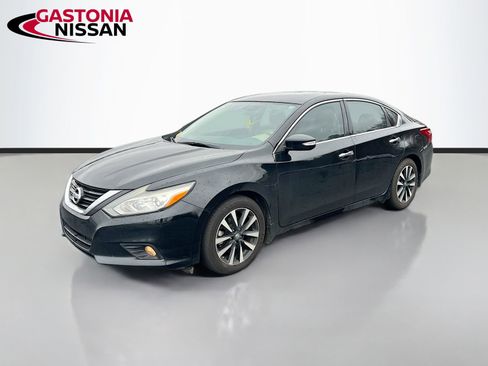 Used 2018 Nissan Altima 2.5 SV w/ 2.5 SV Technology Package image 3