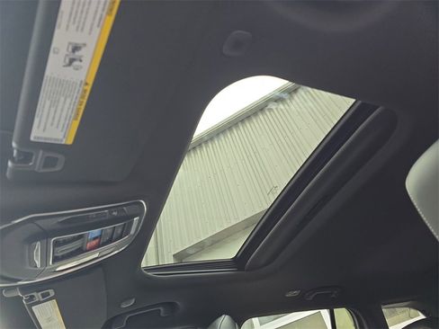 New 2025 Jeep Grand Cherokee Laredo image 28