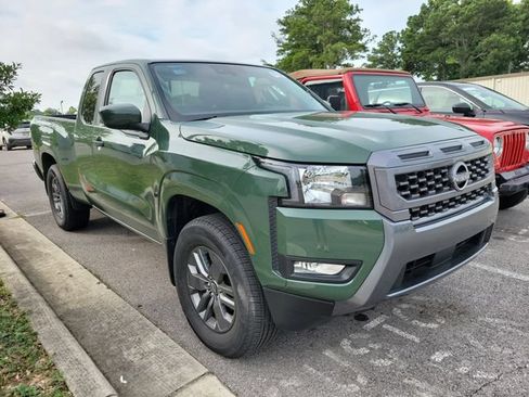 Certified 2025 Nissan Frontier SV w/ SV Convenience Package RWD image 1