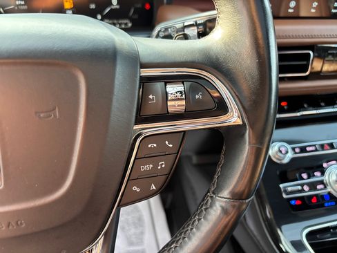 Used 2023 Lincoln Nautilus Reserve AWD/4WD image 18
