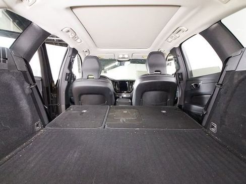 Certified 2022 Volvo XC60 B5 Momentum w/ Advanced Package AWD/4WD image 23