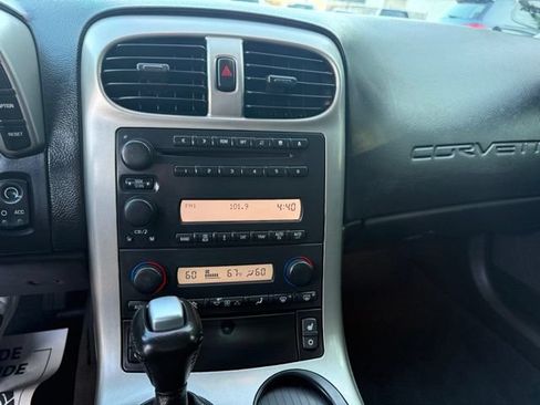 Used 2005 Chevrolet Corvette Coupe w/ Preferred Equipment Group RWD image 21