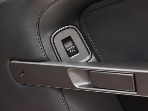 Used 2008 Aston Martin V8 Vantage Roadster RWD image 56