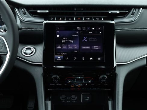 Used 2025 Jeep Grand Cherokee Laredo X w/ Trailer Tow Package image 28