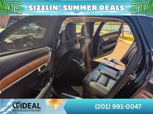 Used 2022 Volvo S90 B6 Momentum AWD/4WD image 21