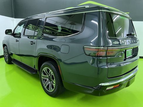 Used 2024 Jeep Wagoneer L Series II w/ Flexible Seating Group AWD/4WD image 7